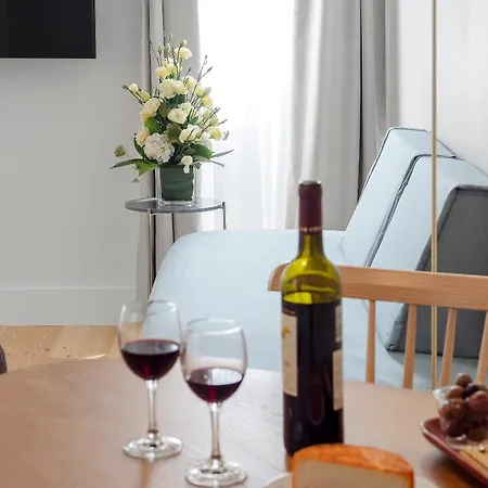 Serviced - Santos Apartment